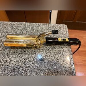 Vidal Sassoon hair crimping iron